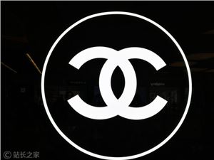 年轻人买品，越涨越买？